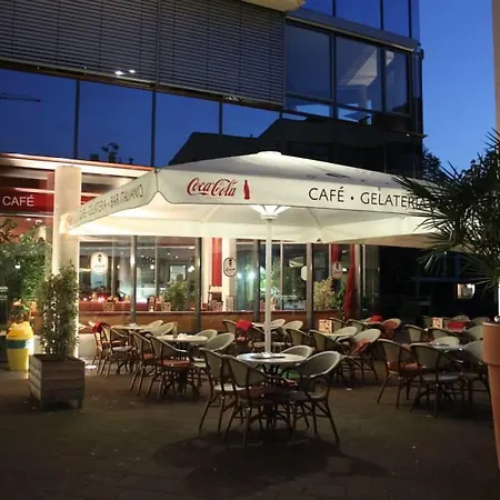 Eis Cafe Garibaldi Apartment *